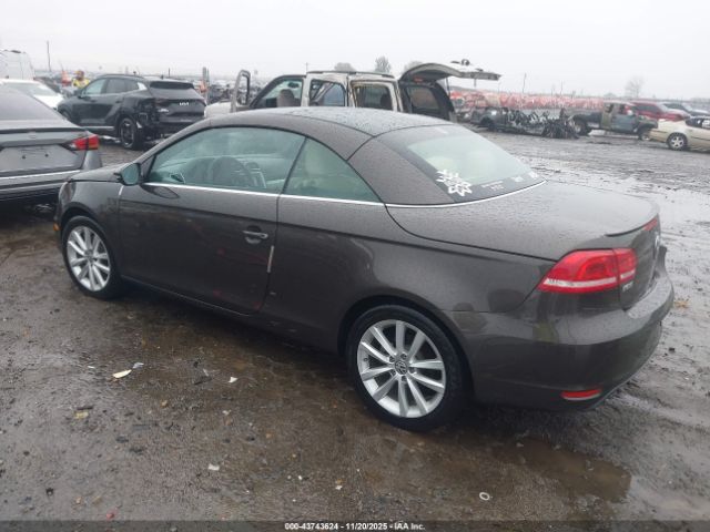2015 VOLKSWAGEN EOS WVWBW8AH3FV002119 Photo 2