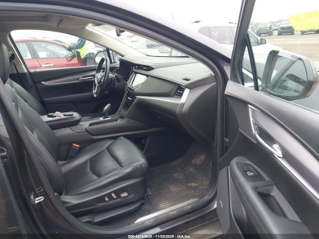 2018 CADILLAC XT5 1GYKNDRS9JZ176641 Photo 4