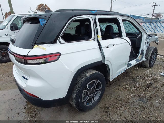 2023 JEEP GRAND CHEROKEE 4XE 1C4RJYC6XP8785464 Photo 3