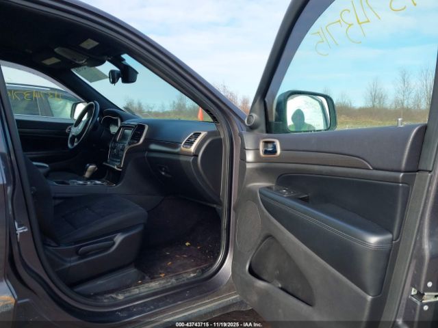 2017 JEEP GRAND CHEROKEE 1C4RJFAG3HC750750 Photo 4