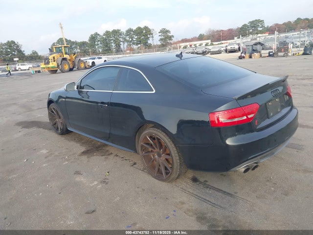 2011 AUDI A5 WAUWFBFR1BA050832 Photo 2