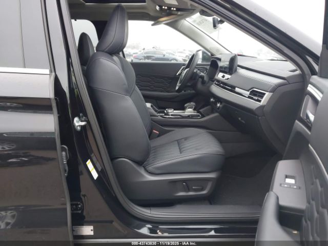 2025 MITSUBISHI OUTLANDER JA4J4WA84SZ037366 Photo 4