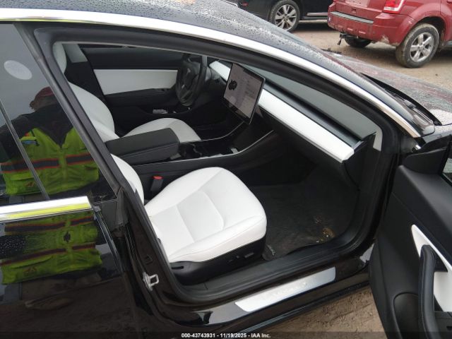 2019 TESLA MODEL 3 5YJ3E1EB6KF230483 Photo 4