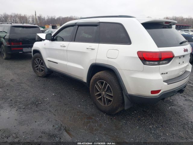 2018 JEEP GRAND CHEROKEE 1C4RJFLG5JC334945 Photo 2