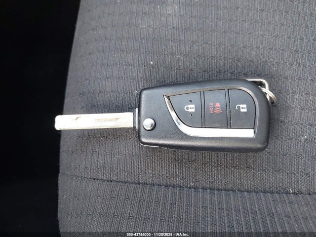 Toyota C-HR LE 2019 NMTKHMBX2KR074571 Image 11
