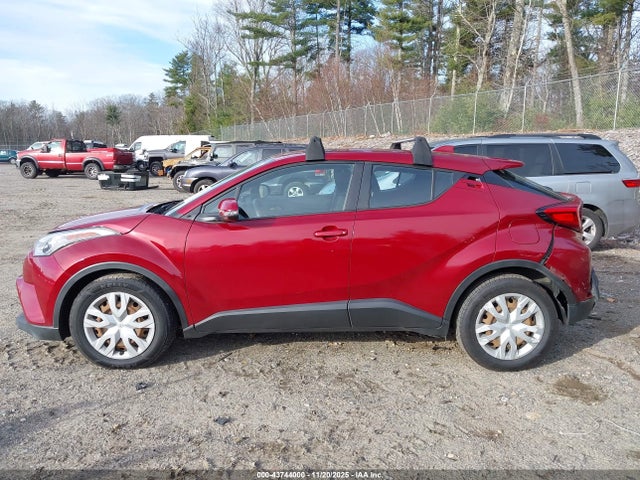 Toyota C-HR LE 2019 NMTKHMBX2KR074571 Image 14