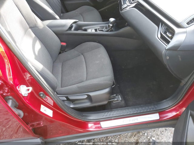 Toyota C-HR LE 2019 NMTKHMBX2KR074571 Image 5