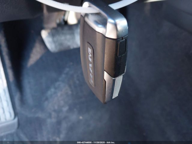 2025 RAM 1500 1C6RRFGG2SN675364 Photo 10