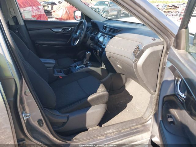 2017 NISSAN ROGUE KNMAT2MT6HP545117 Photo 4