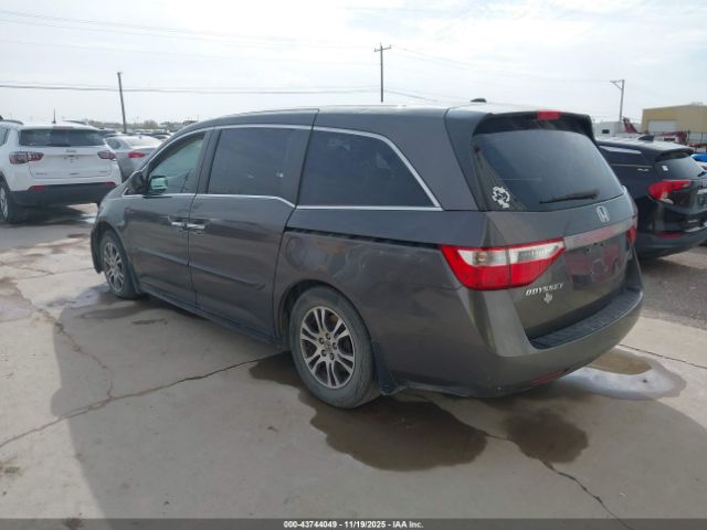 2011 HONDA ODYSSEY 5FNRL5H6XBB025139 Photo 2