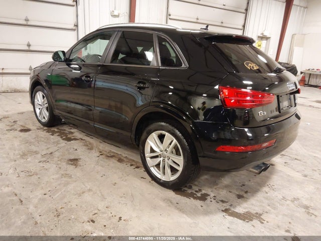 2018 AUDI Q3 WA1ECCFS9JR005437 Photo 2