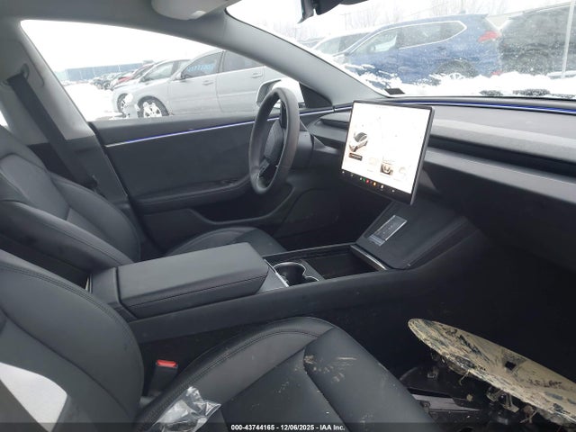 2025 TESLA MODEL 3 5YJ3E1EB6SF876848 Photo 4