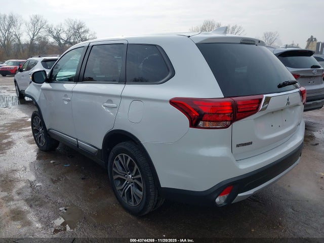 2017 MITSUBISHI OUTLANDER JA4AZ3A30HZ045316 Photo 2