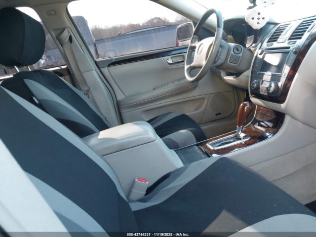 2010 CADILLAC DTS 1G6KH5EY1AU130234 Photo 4