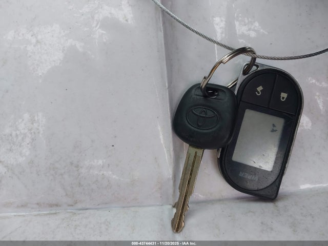 5TFUM5F17KX084072 Toyota Tundra Sr 4.6l V8