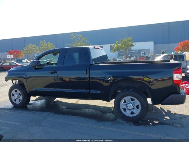 5TFUM5F17KX084072 Toyota Tundra Sr 4.6l V8