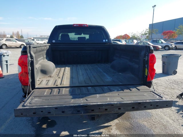5TFUM5F17KX084072 Toyota Tundra Sr 4.6l V8
