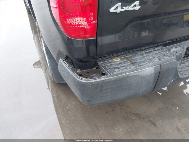5TFUM5F17KX084072 Toyota Tundra Sr 4.6l V8