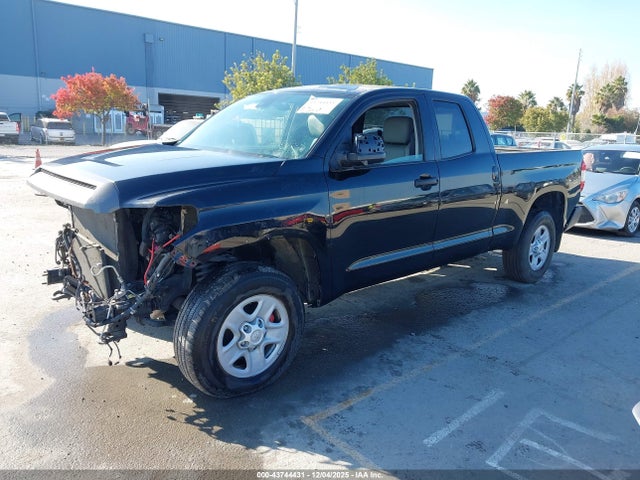 5TFUM5F17KX084072 Toyota Tundra Sr 4.6l V8