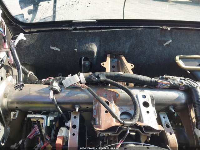 5TFUM5F17KX084072 Toyota Tundra Sr 4.6l V8