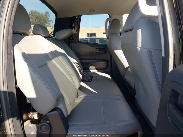 5TFUM5F17KX084072 Toyota Tundra Sr 4.6l V8