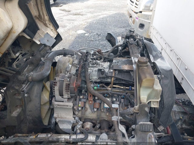 2019 MITSUBISHI FECZTS 4UZBYH115KGKR9739 Photo 9