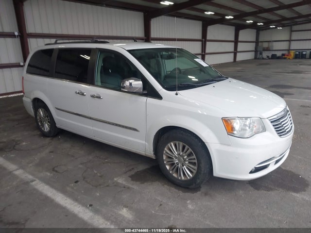 43744465 :رقم المزاد ، 2C4RC1CG3FR674610 vin ، 2015 Chrysler Town & Country Touring-l مزاد بيع