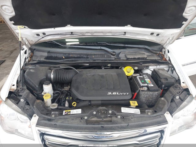 43744465 :رقم المزاد ، 2C4RC1CG3FR674610 vin ، 2015 Chrysler Town & Country Touring-l مزاد بيع