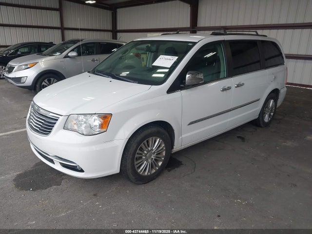 43744465 :رقم المزاد ، 2C4RC1CG3FR674610 vin ، 2015 Chrysler Town & Country Touring-l مزاد بيع