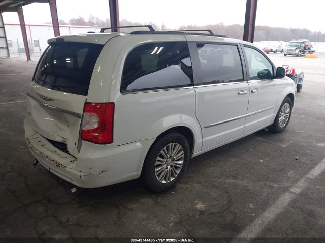 43744465 :رقم المزاد ، 2C4RC1CG3FR674610 vin ، 2015 Chrysler Town & Country Touring-l مزاد بيع