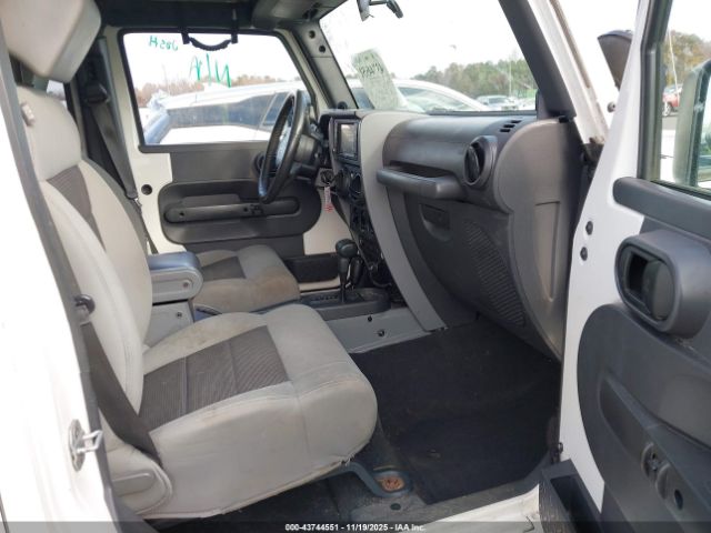 2010 JEEP WRANGLER UNLIMITED 1J4HA6H18AL220447 Photo 4