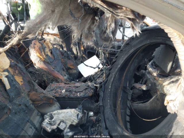 2024 TOYOTA RAV4 PRIME JTMFB3FVXRD167657 Photo 4