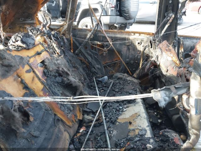 2024 TOYOTA RAV4 PRIME JTMFB3FVXRD167657 Photo 7