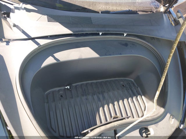 2025 TESLA MODEL 3 5YJ3E1EA3SF988711 Photo 9