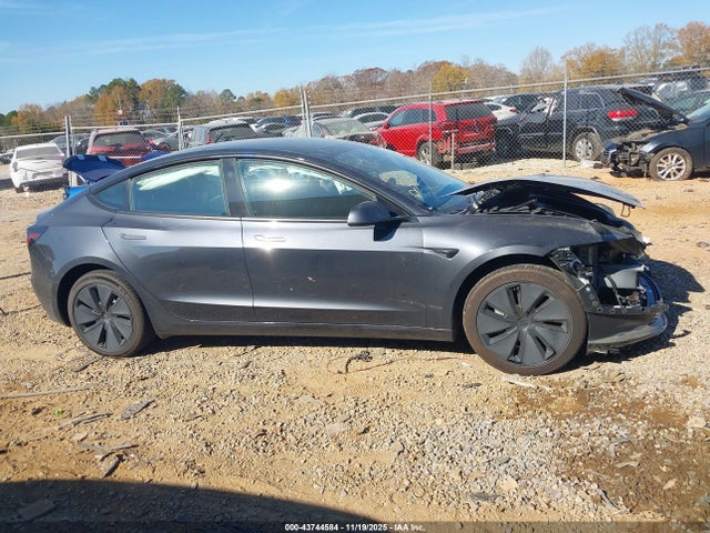 5YJ3E1EA3SF988711 Tesla Model 3 Long Range Rear-wheel Drive/standard