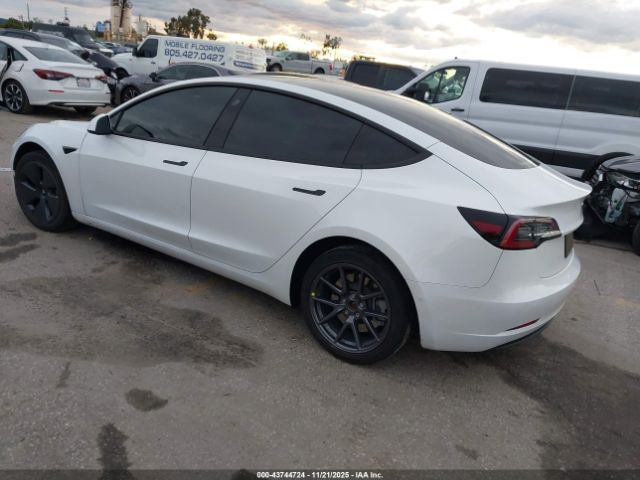 2022 TESLA MODEL 3 5YJ3E1EA9NF339807 Photo 2