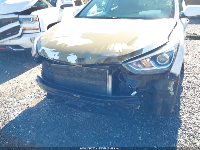 5NMZT3LB2JH079122 Hyundai Santa Fe Sport 2.4l