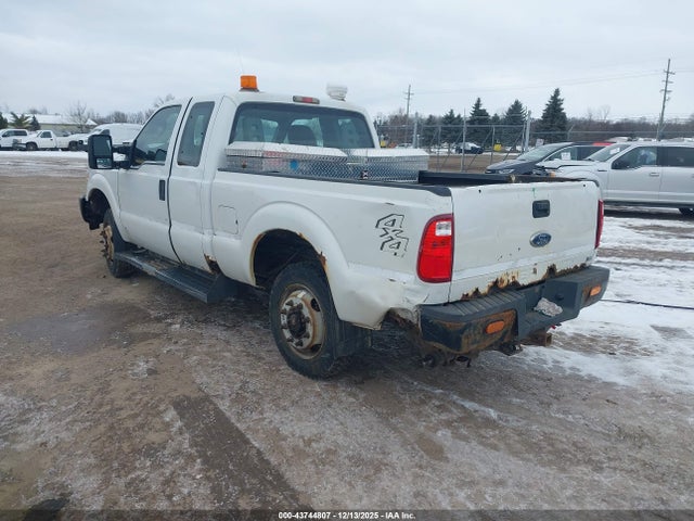 2011 FORD F-250 1FT7X2B69BEA80430 Photo 2