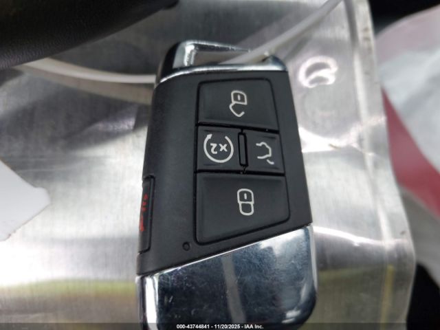 2022 VOLKSWAGEN ATLAS 1V2JR2CA0NC531374 Photo 10