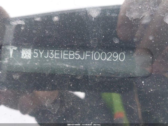 2018 TESLA MODEL 3 5YJ3E1EB5JF100290 Photo 8