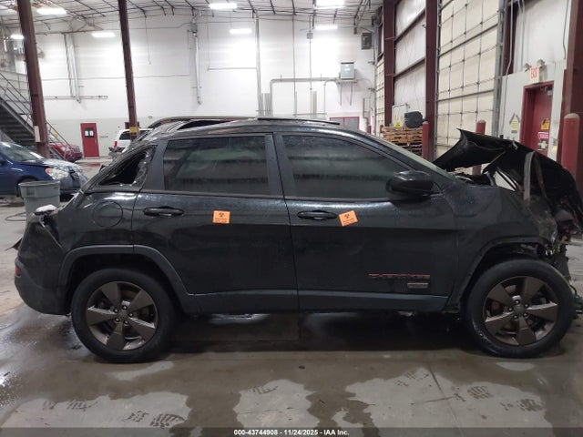 1C4PJMCS7GW285299 Jeep Cherokee 75th Anniversary