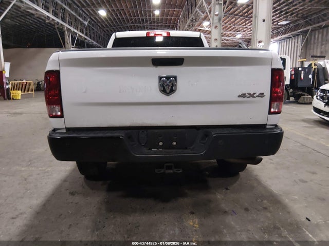 43744925 :رقم المزاد ، 1C6RR7FG8NS223724 vin ، 2022 Ram 1500 Classic Tradesman  4x4 6'4 Box مزاد بيع