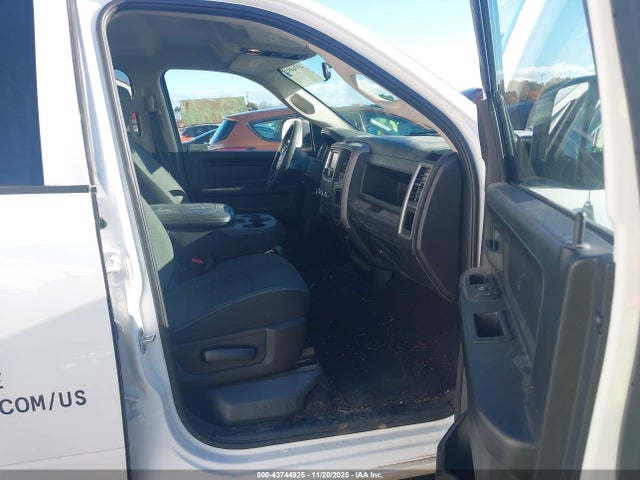43744925 :رقم المزاد ، 1C6RR7FG8NS223724 vin ، 2022 Ram 1500 Classic Tradesman  4x4 6'4 Box مزاد بيع