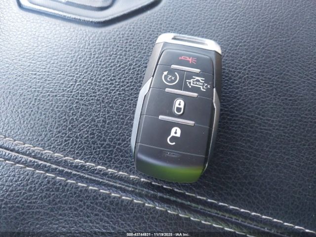 2025 RAM 1500 1C6SRFJP5SN567489 Photo 10