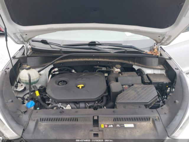 2018 HYUNDAI TUCSON KM8J3CA4XJU817075 Photo 9