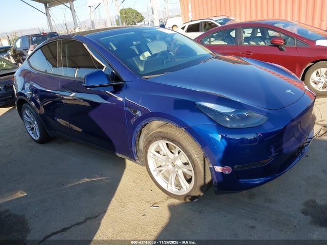 2023 TESLA MODEL Y 7SAYGDEE5PF890004 Photo 0