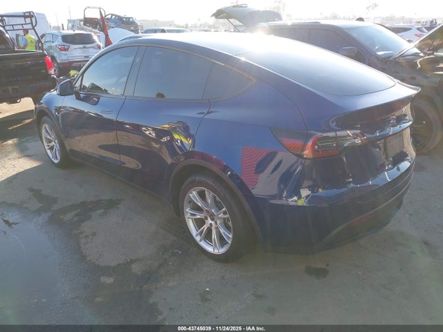 2023 TESLA MODEL Y 7SAYGDEE5PF890004 Photo 2