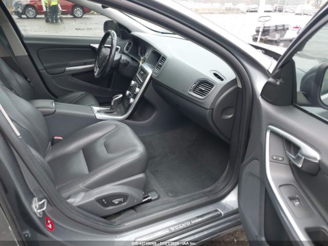2016 VOLVO V60 YV140MEK4G1296965 Photo 4