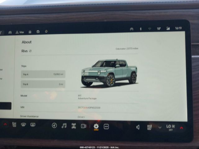 2023 RIVIAN R1T 7FCTGAAA0PN022500 Photo 6
