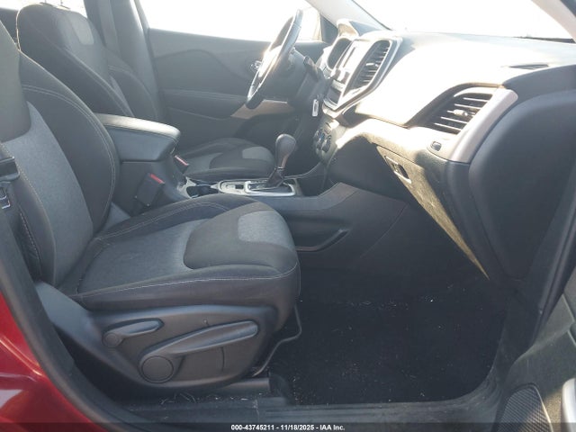 43745211 :رقم المزاد ، 1C4PJLAB2HW578381 vin ، 2017 Jeep Cherokee Altitude Fwd مزاد بيع